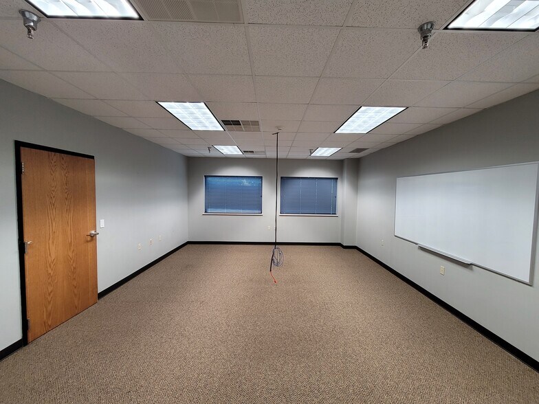 More Photos Of 99 15th St Nw, Huron Manufacturing For Sale