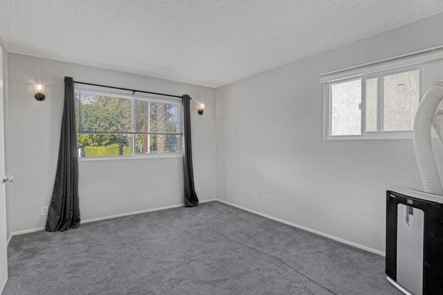 More Photos Of 12256 Riverside Dr, Valley Village Apartments For Sale