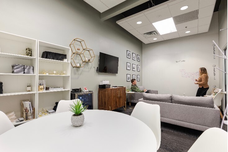 More Photos Of 1121-1181 Hammond Dr NE, Atlanta Storefront Retail Office For Lease