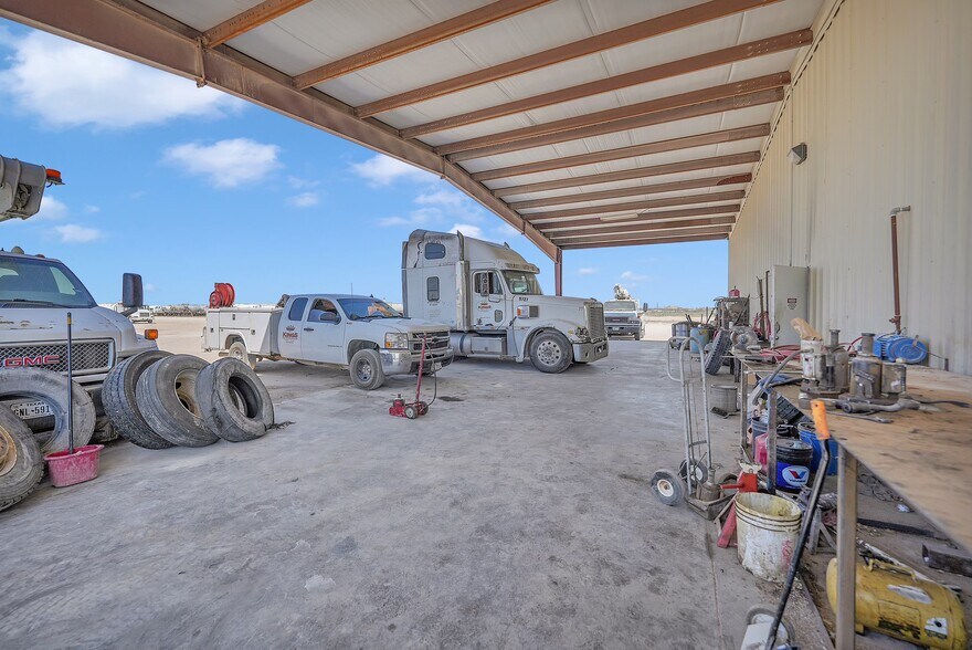 More Photos Of 2500 S Crane, Odessa Warehouse For Sale