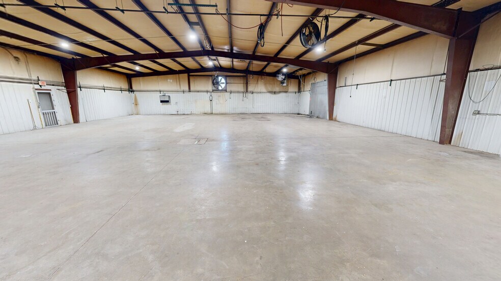 More Photos Of 908 Clayton St, Springdale Warehouse For Lease