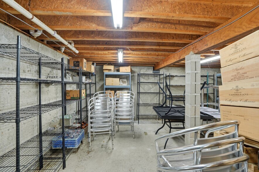 More Photos Of 332 Farnum Pike, Smithfield Restaurant For Sale
