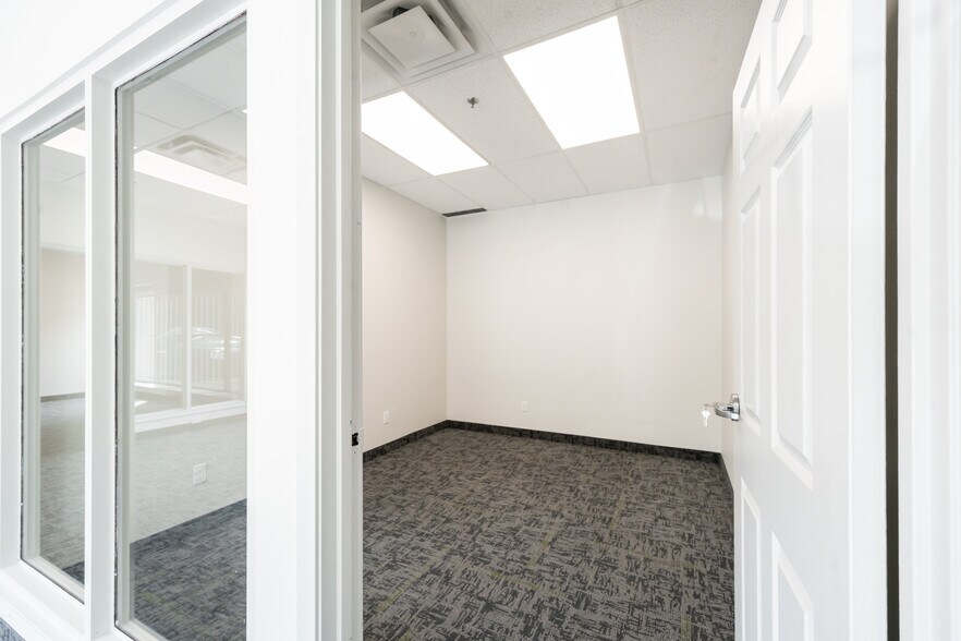 More Photos Of 445 Milner Ave, Toronto Warehouse For Lease