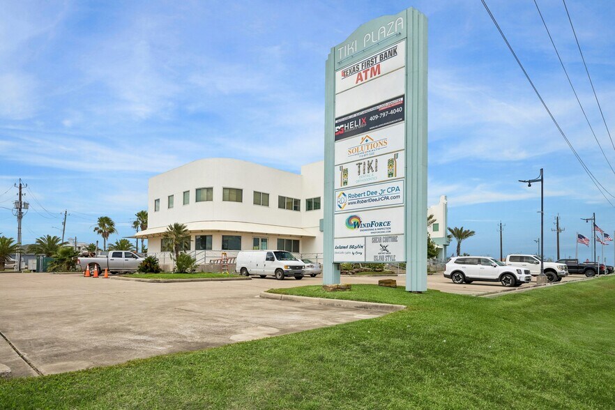 More Photos Of 101 Tiki Dr, Tiki Island Office Residential For Sale