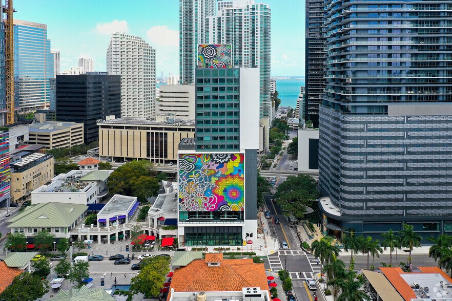 More Photos Of 11 SE 10th St, Miami Hotel For Lease