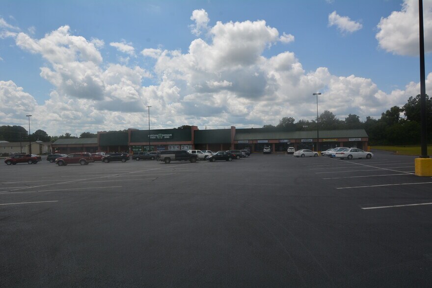 Primary Photo Of 1540-1556 Greenbrier Dear Rd, Anniston Freestanding For Lease