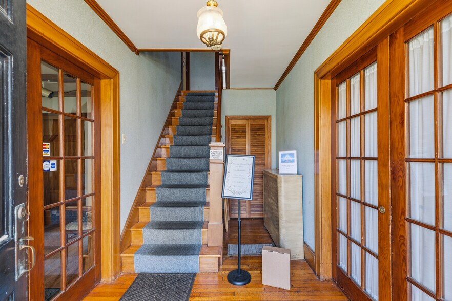 More Photos Of 93 Roxbury St, Keene Office For Sale