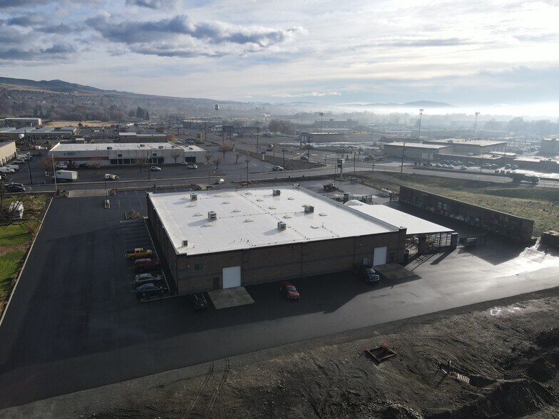 More Photos Of 104 Butterfield Rd, Yakima General Retail For Sale