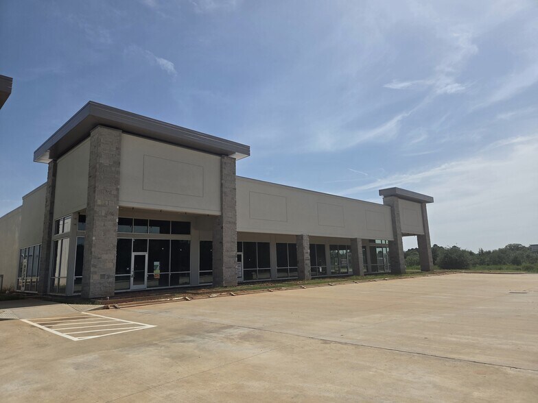 More Photos Of 680 N FM 3083 Rd W, Conroe Unknown For Lease