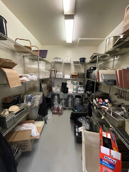 More Photos Of 3845 Jasmine Ave, Culver City Storefront Retail Residential For Lease