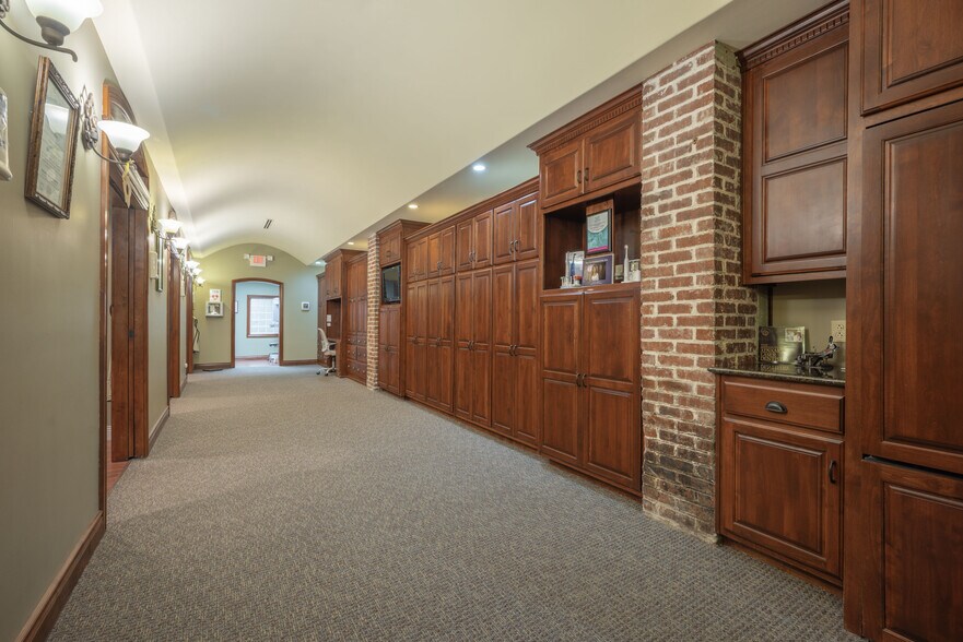 More Photos Of 410 S Pearl Ave, Joplin Office Residential For Sale