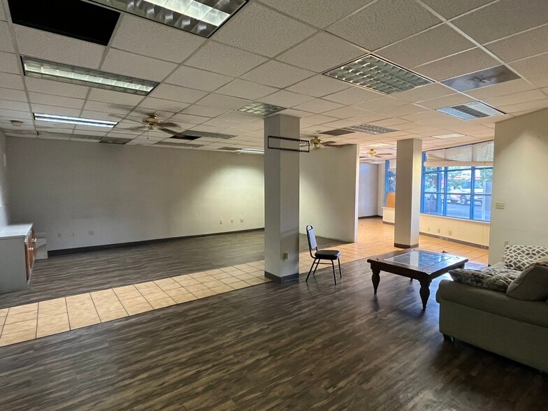 More Photos Of 3121 Broadway, Sacramento Storefront Retail Residential For Sale