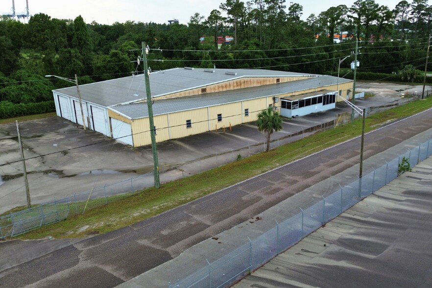 More Photos Of 9348 New Berlin Rd, Jacksonville Industrial For Sale