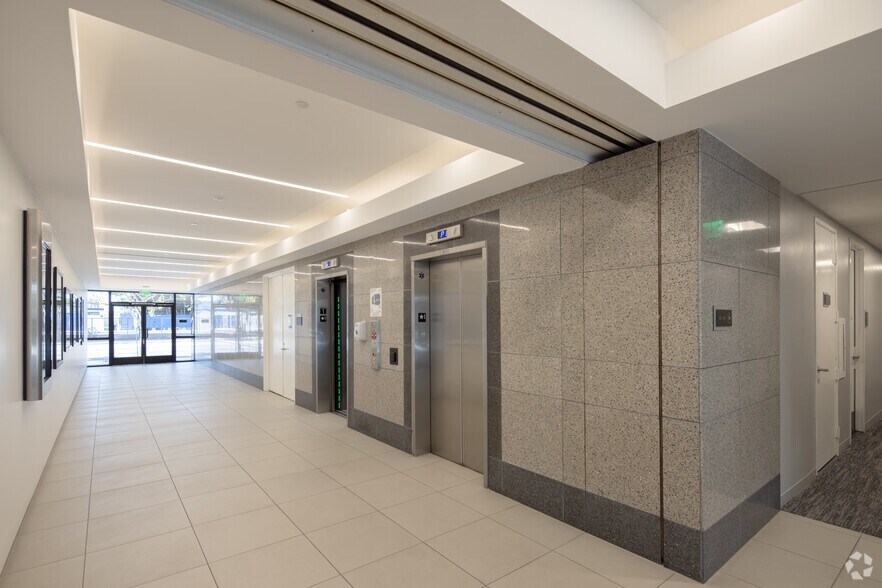 More Photos Of 6345 Balboa Blvd, Encino Unknown For Lease