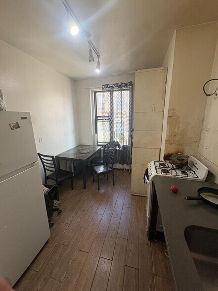 More Photos Of 171 E 111th St, New York Apartments For Sale