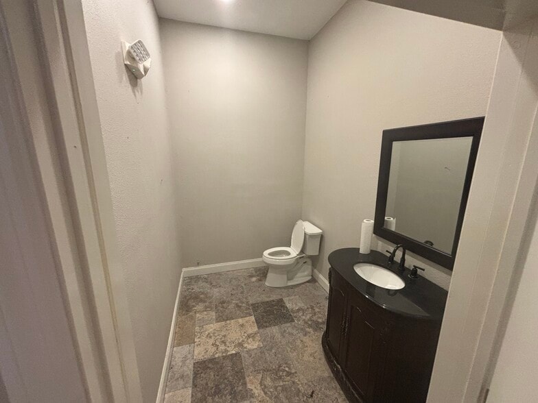 More Photos Of 8595 W Goodman Ln, Homosassa Industrial For Lease