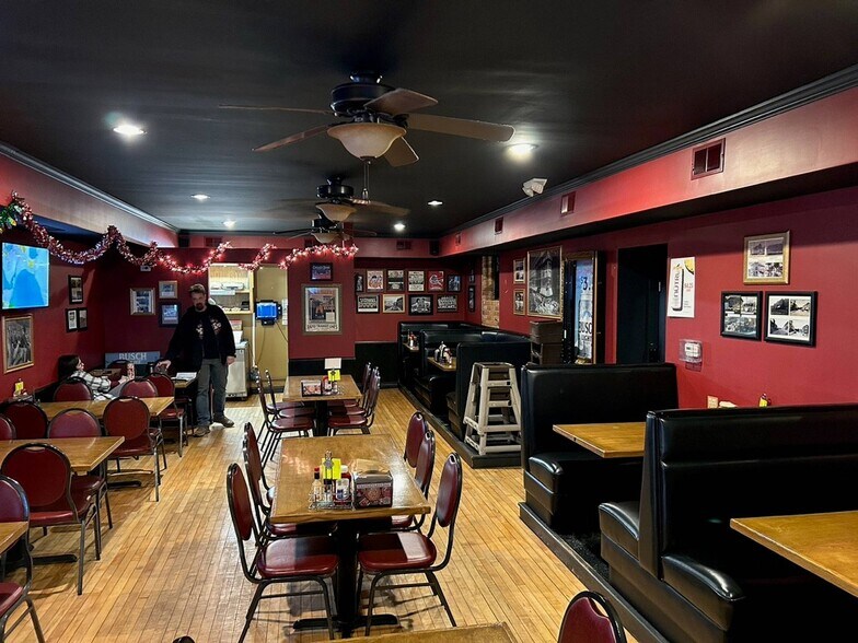 More Photos Of 801 Sixth St, Mendota Storefront Retail Residential For Sale