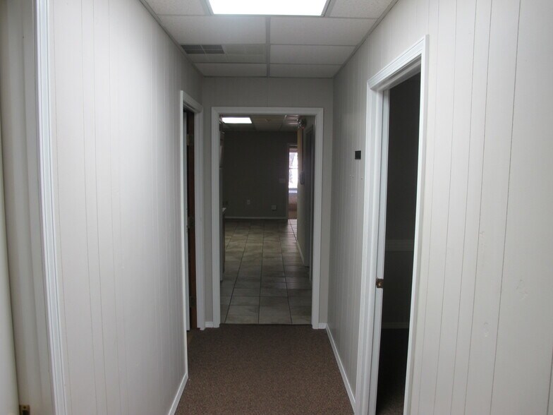 More Photos Of 209 N Main Ave, Republic Office For Sale