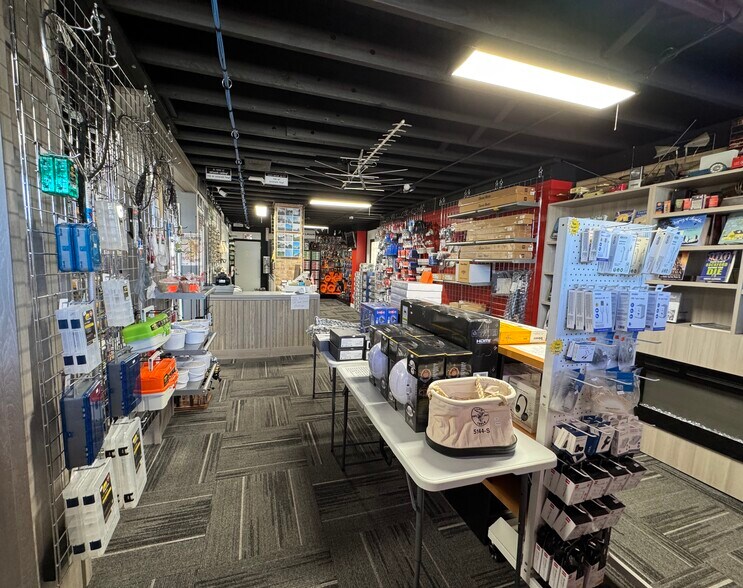 More Photos Of 121 S State St, Belvidere Flex For Sale