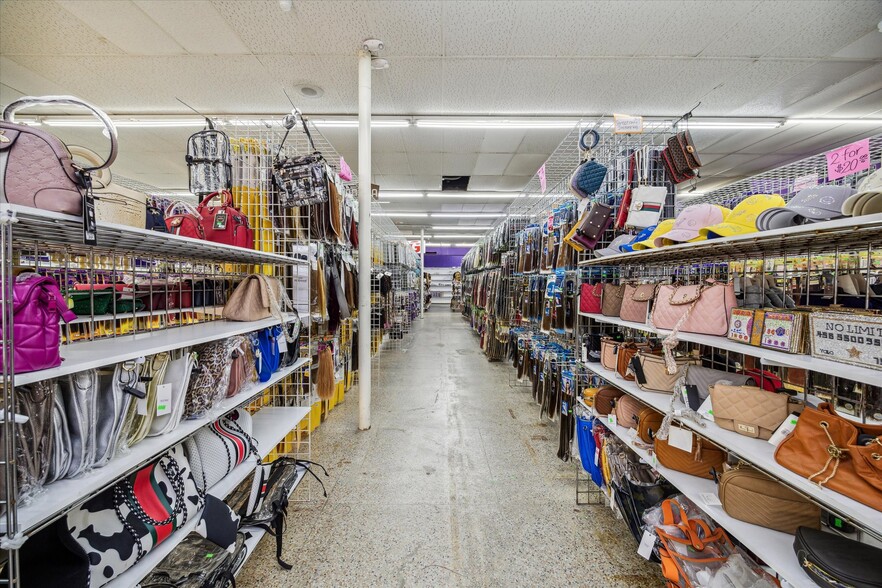 More Photos Of 5104 Lockwood Dr, Houston Storefront For Sale