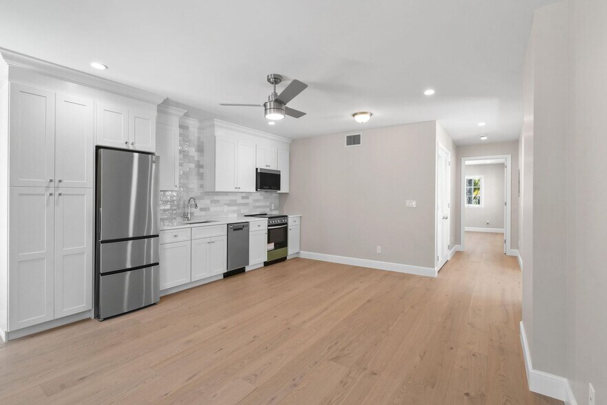 More Photos Of 212 Oleander Ave, Palm Beach Apartments For Sale