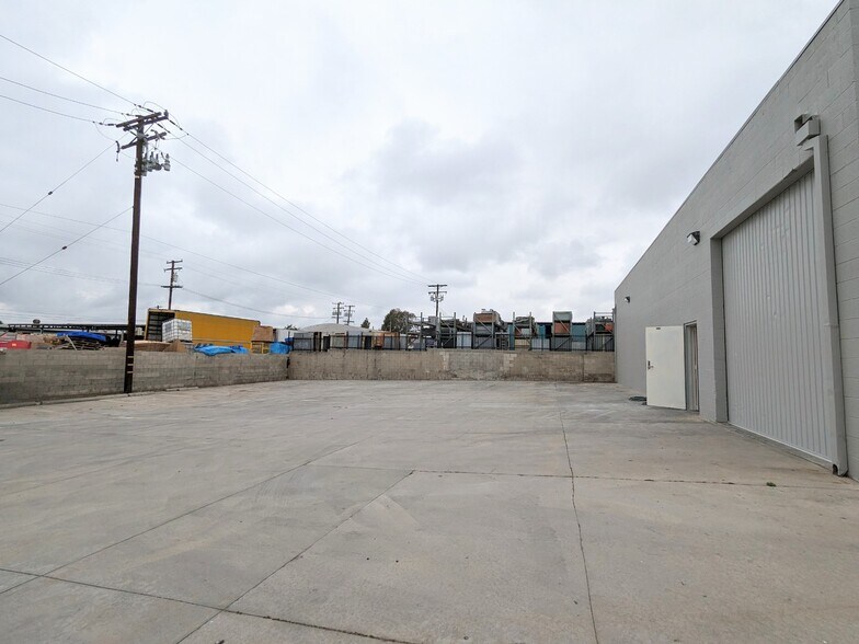 More Photos Of 10880 Thienes Ave, South El Monte Warehouse For Lease
