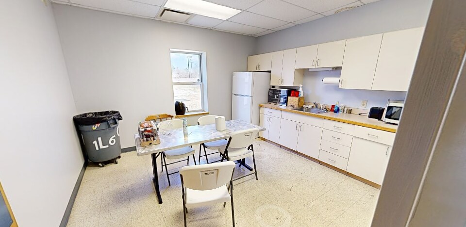 More Photos Of 1721 Acorn Dr, Rogers Warehouse For Lease