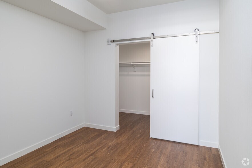 More Photos Of 3750 Main St, Riverside Apartments For Lease