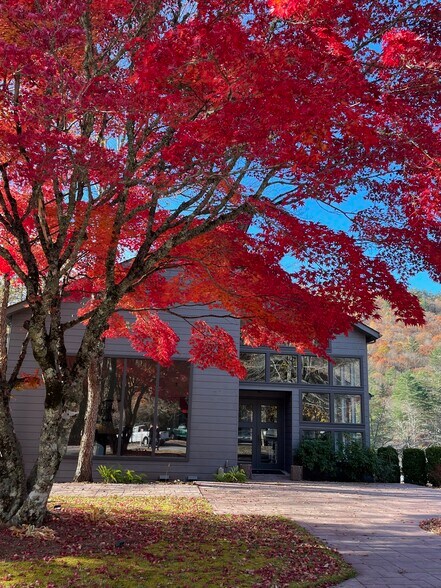 More Photos Of 70 Sapphire Valley Rd, Sapphire Apartments For Sale