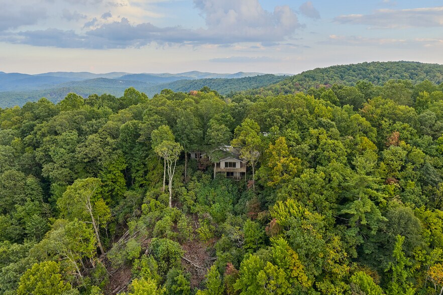 More Photos Of 243 Ridgeline Dr, Brevard Specialty For Sale
