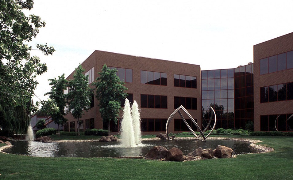More Photos Of 2125 Oak Grove Rd, Walnut Creek Office For Lease