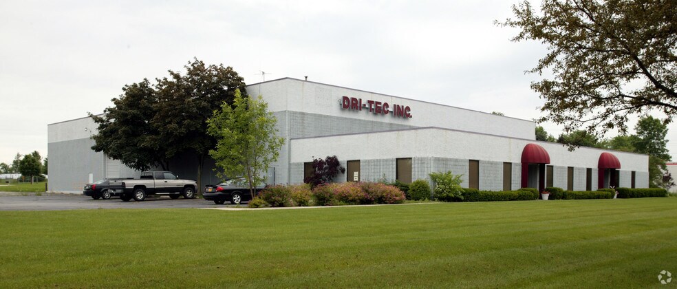 More Photos Of 8111 W Bradley Rd, Milwaukee Warehouse For Sale