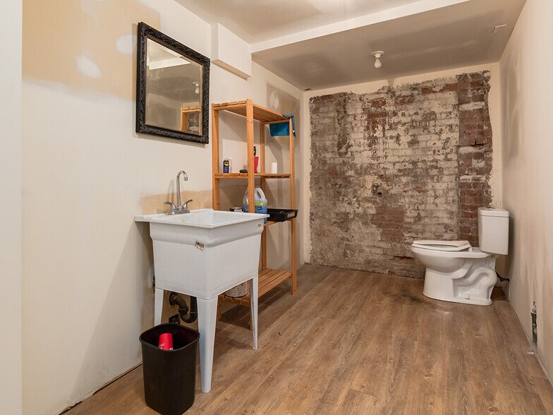 More Photos Of 122 5 St S, Lethbridge Apartments For Sale