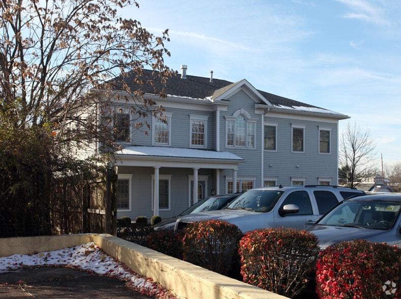 More Photos Of 10 Northwest Ave, Tallmadge Office For Sale