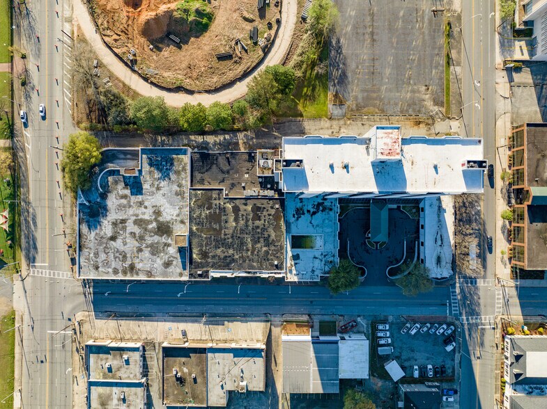 More Photos Of 108 1st St, Macon-Bibb Hotel For Sale