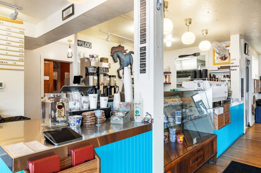 More Photos Of 4113 Main St, Fish Creek Storefront Retail Residential For Sale