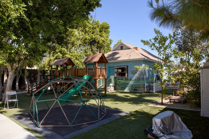 More Photos Of 12131 Burbank Blvd, Valley Village Schools For Sale