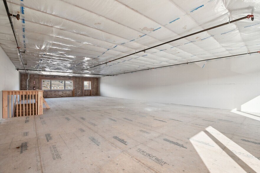 More Photos Of 4518 North Forestdale Drive Building 54, Park City Freestanding For Sale