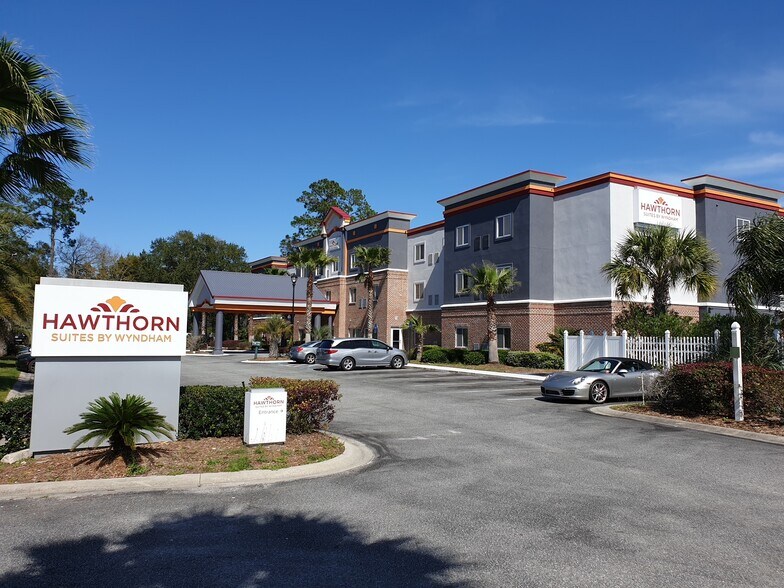 Primary Photo Of 1323 E King Ave, Kingsland Hotel For Sale