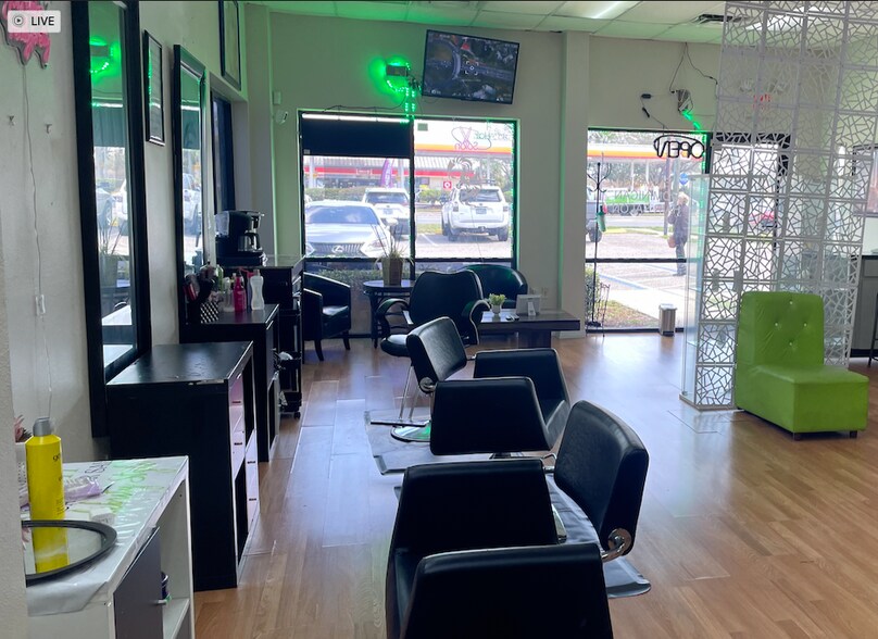 More Photos Of 1720 N Goldenrod Rd, Orlando Showroom For Lease