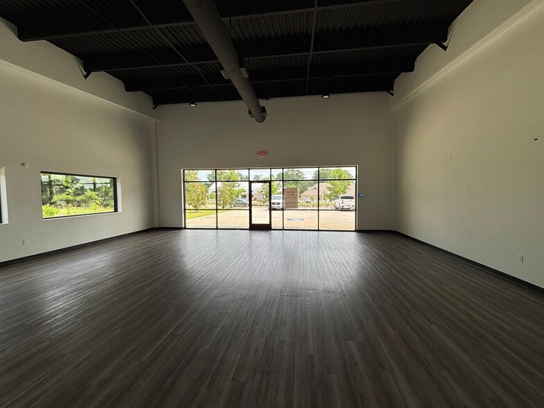 More Photos Of 1905 Longmire Rd, Conroe Unknown For Lease