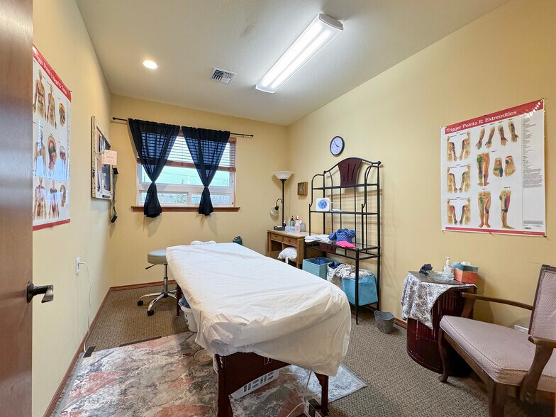 More Photos Of 534 N 5th Ave, Sequim Medical For Lease