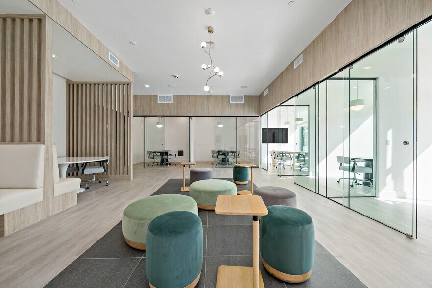 More Photos Of 200 N Vermont Ave, Los Angeles Apartments For Lease