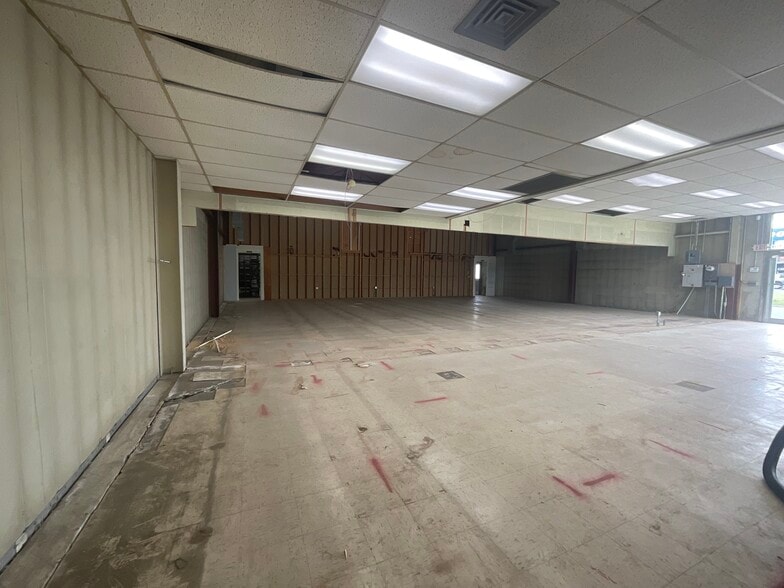 More Photos Of 113 West St, Pittsfield Storefront Retail Office For Sale