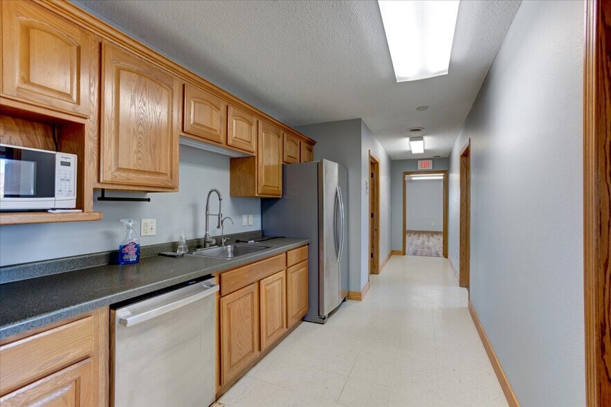 More Photos Of N6387 Hwy 25, Durand Office For Sale