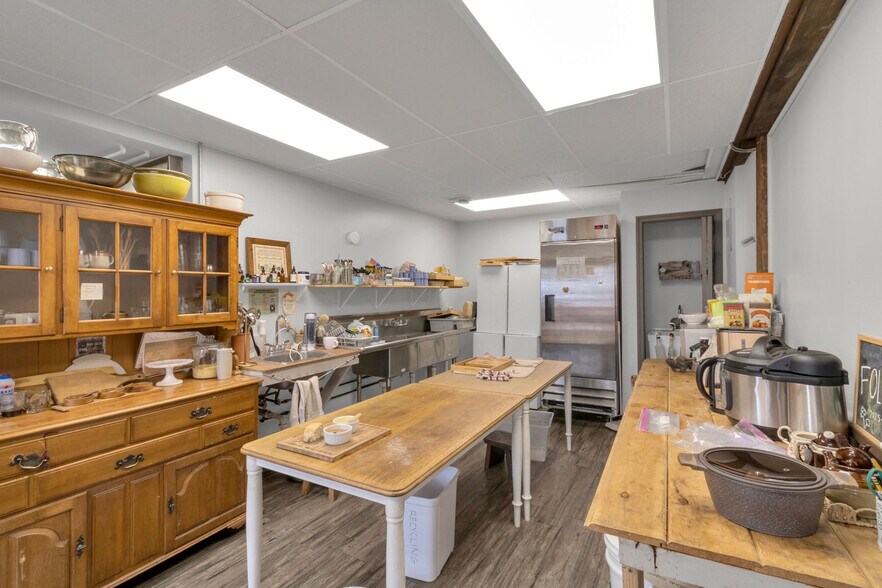 More Photos Of 9060 Main St, Clarence Storefront Retail Residential For Sale