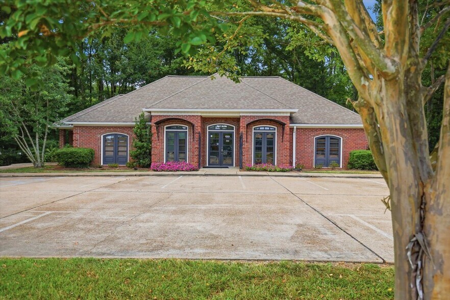 Primary Photo Of 200 Forest View Dr, Raymond Office For Lease