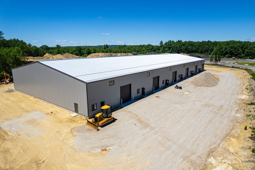 More Photos Of 4 Marsha Dr, Northfield Warehouse For Lease