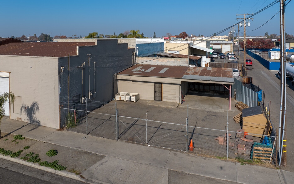 More Photos Of 460 S K St, Tulare Freestanding For Sale