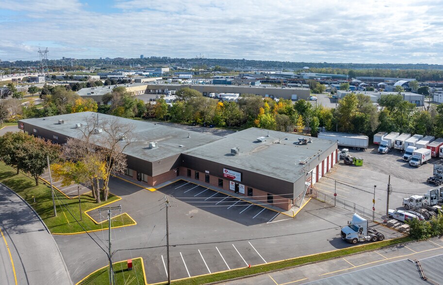 More Photos Of 955 Av Saint-Jean-Baptiste, Québec Distribution For Lease